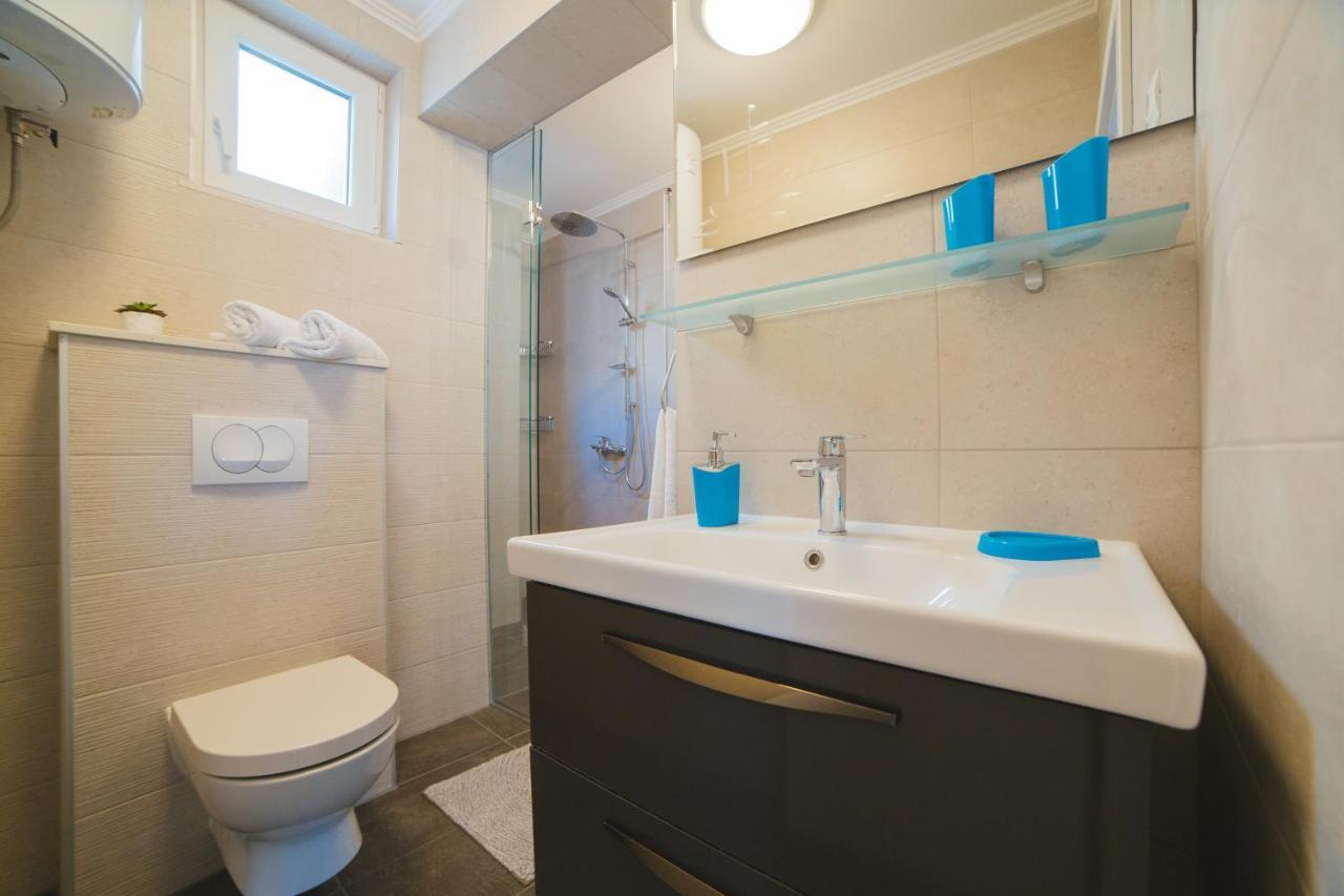 City Center Lux Apartment "Tonci" Оміш Екстер'єр фото