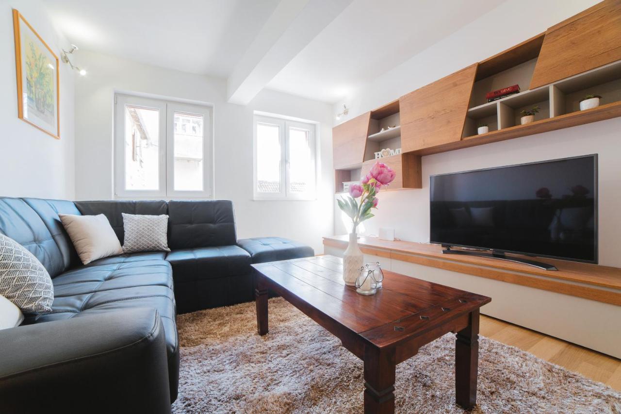 City Center Lux Apartment "Tonci" Оміш Екстер'єр фото