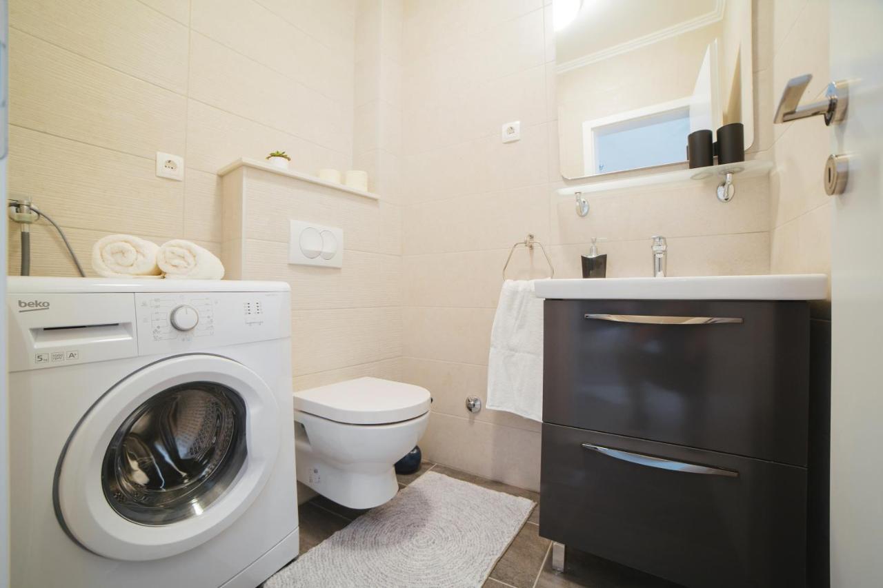 City Center Lux Apartment "Tonci" Оміш Екстер'єр фото